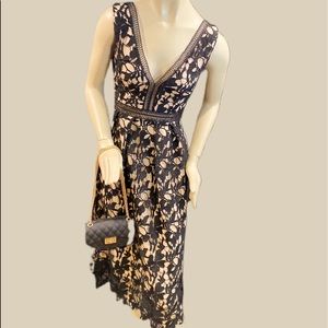 Ladies Romeo & Juliet V-neck, lace overlay dress